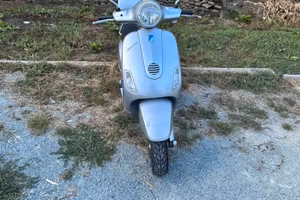 Vespa LX 125