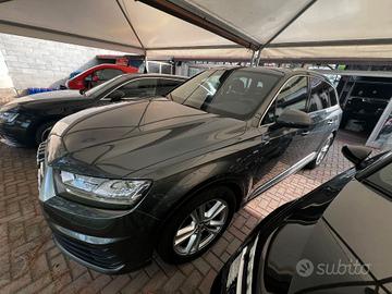 Audi Q7 S-LINE