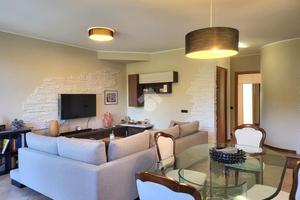 PORZIONE DI BIFAMILIARE A BESANA IN BRIANZA