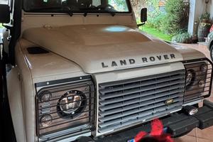 Land Rover Defender 110