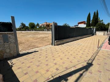TERRENO VIA Vizzarro 2200 MQ z.residenz. RECINTAT