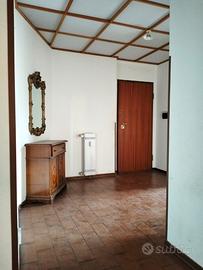 Ampio Appartamento Via Sicilia rif. B859