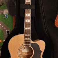 Chitarra  acustica elettrificata