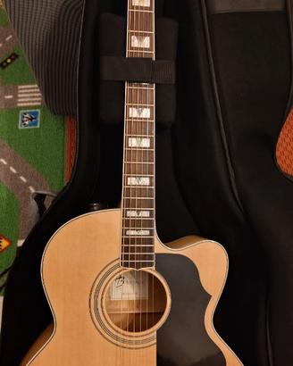 Chitarra  acustica elettrificata