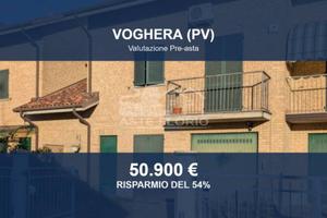 Immobile in asta di 112 m² con box auto a Voghera