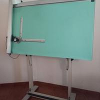 Tavolo da disegno conTecnigrafo