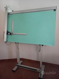 Tavolo da disegno conTecnigrafo