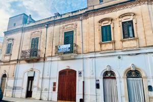 Casa Indipendente con Giardino,Box Auto e Cantina