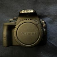 Canon Eos 100D + Battery Grip e Accessori