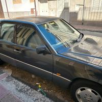 Mercedes E200 auto d’epoca