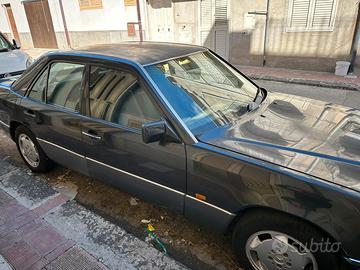 Mercedes E200 auto d’epoca