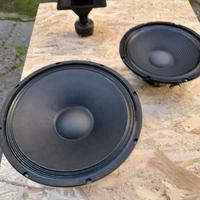 Woofer da 38 300w  - da 32 150w    e 1 tweeter 50w