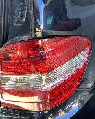 MERCEDES ML 320 FANALE POSTERIORE DX