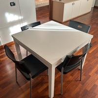 Tavolo allungabile con sedie Ikea