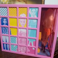 armadio di Barbie completo 