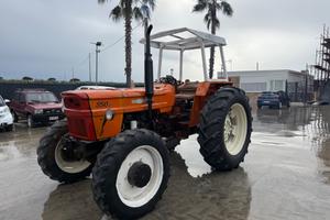 Trattore Fiat 850 DT 4x4 con idroguida e arco di p