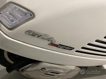 VESPA GTS SUPER 300
