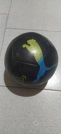 palla da calcio puma originale macchiata e sgonfia