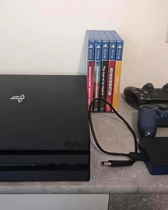 PS4 PRO + 2 JOYSTICK+ GIOCHI