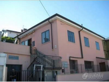 STANZA in villa panoramica,garage e terrazzo