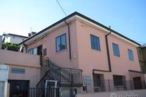 STANZA in villa panoramica,garage e terrazzo