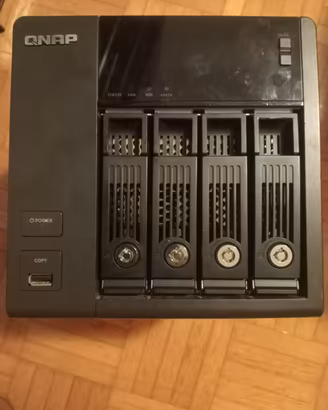 NAS QNAP