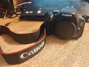 Canon EOS 600D + 2 obiettivi (18-55 mm, 70-300 mm)