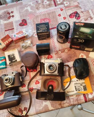 Due macchine fotografiche vintage 