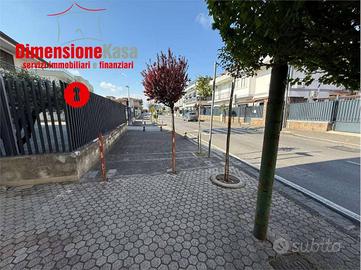 Immobile di 90 m² con 2 locali a Nola