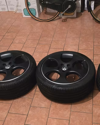 4 cerchioni VW ORIG. R18 +3 PIRELLI POWERGY 220 40