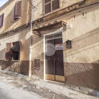 2 LOCALI A PALOMBARA SABINA