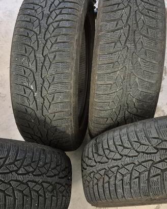 Set 4 gomme invernali Nokian