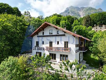 Immobile di 339 m² con più di 5 locali a Abbadia L