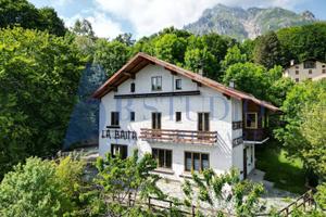 Immobile di 339 m² con più di 5 locali a Abbadia L
