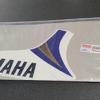 ADESIVO GRAFICA YAMAHA PER SOTTOPEDANA DESTRO YAMA