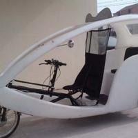 Risciò elettrici e bici pubblicitarie