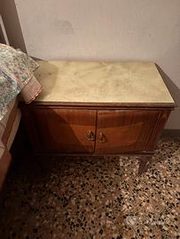 coppia di comodini anni 60