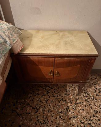 coppia di comodini anni 60