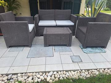 Divanetto da giardino 