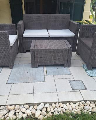 Divanetto da giardino 