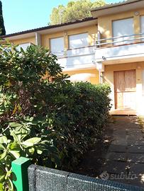 Villette indipendenti giardino 2 camere.2 bagni