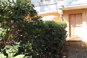 Villette indipendenti giardino 2 camere.2 bagni