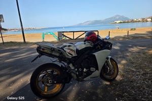 Yamaha r1 2011