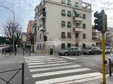 MAGAZZINO A ROMA