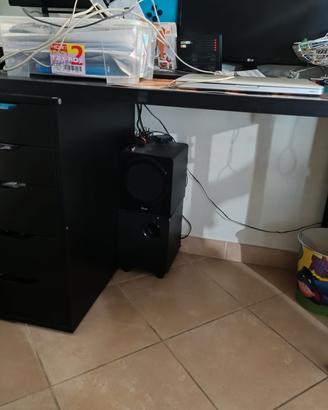 Ikea scrivania con cassettiera 