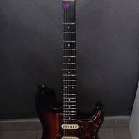 chitarra eko s300 con amplificatore incorporato