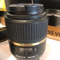 Obiettivo Macro attacco Nikon