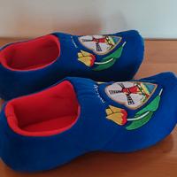 Pantofola a forma di zoccolo olandese