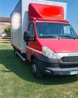 Iveco Daily con sponda