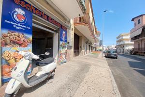 VIA INNAMORATI; Locale Comm. con Agibilità FL76